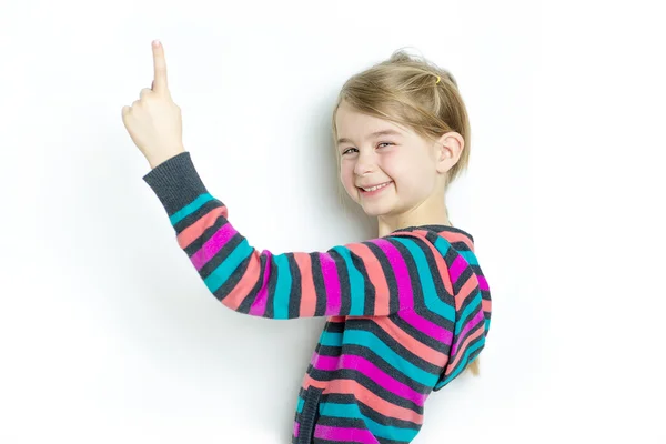 Lindo retrato alegre niña, aislado sobre fondo gris —  Fotos de Stock