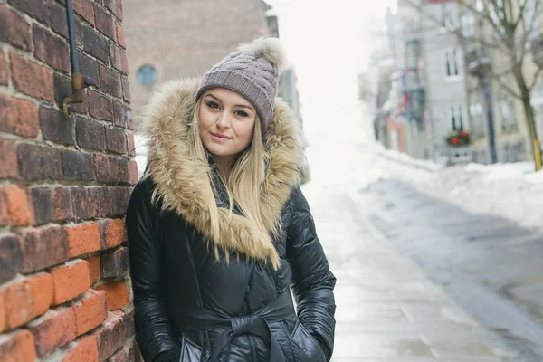 Glamorous winter portrait of a girl outside — Stock Photo, Image