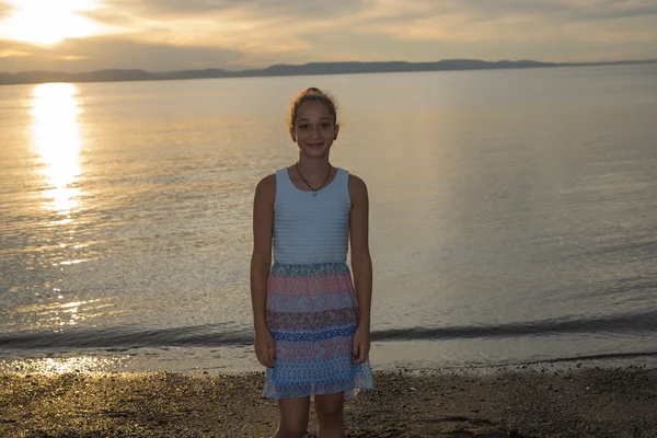 Porträt von Teenager-Alter Urlaub entspannend am Meer tolle Zeit — Stockfoto