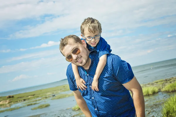 Father And Son Hugging On Outdoor summer — Stock Photo, Image