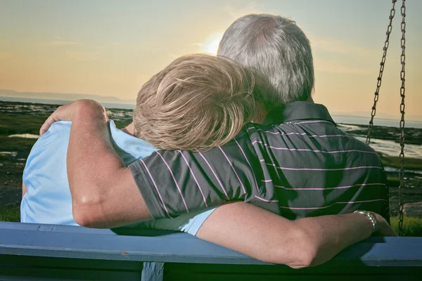 A portrait of a loving senior couple — Stock Photo, Image