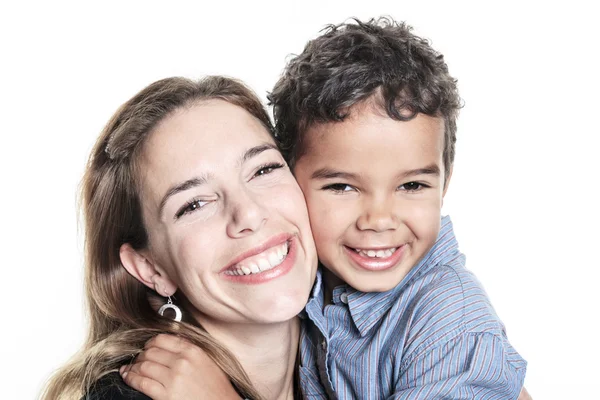 Um retrato da feliz família africana alegre isolado em branco ba — Fotografia de Stock