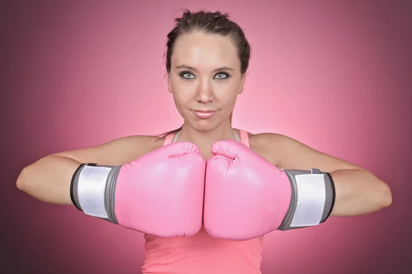 Lucha por el símbolo del cáncer de mama sobre fondo rosa —  Fotos de Stock