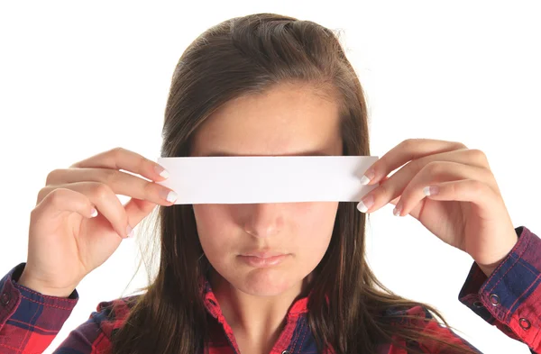 Mujer adolescente cubriendo sus ojos aislados sobre fondo blanco —  Fotos de Stock