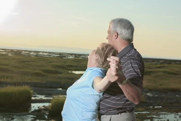 A portrait of a loving senior couple — Stock Photo, Image