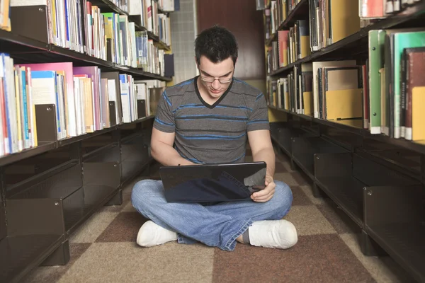 A beautiful 20 yars old men student studying. — Stock Photo, Image