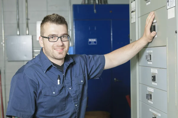 Réparateur ingénieur de système d'ingénierie incendie ou système de chauffage — Photo