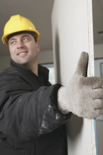 Un constructor trabajando fuera —  Fotos de Stock