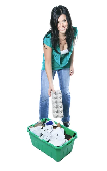 Mladá žena, recyklace, nosí se zeleným oblékat — Stock fotografie