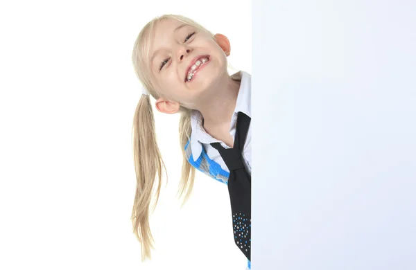 Smiley en mooi meisje poseren in studio tegen een witte CHTERGRO — Stockfoto