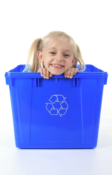 Reciclagem menina — Fotografia de Stock