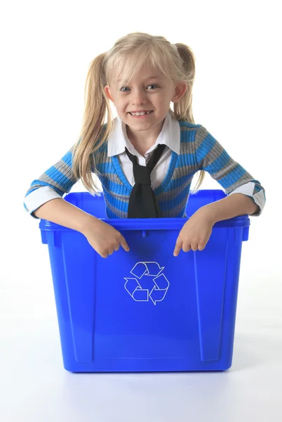 Reciclagem menina — Fotografia de Stock