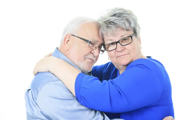 Glückliches älteres verliebtes Paar. Isoliert über weißem Hintergrund — Stockfoto