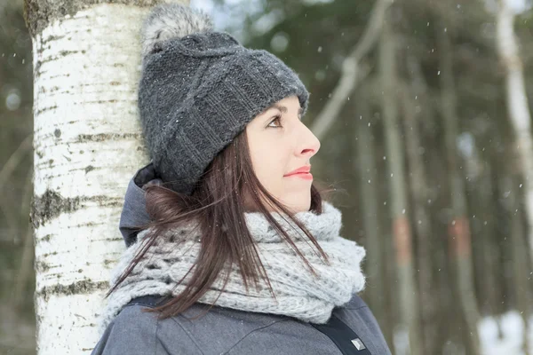 A woman portrait outside in winter season — Stock Photo, Image