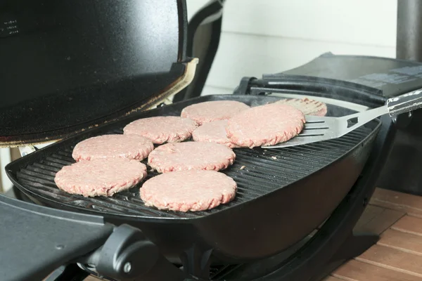 En Bbq med Hamburger måltid — Stockfoto