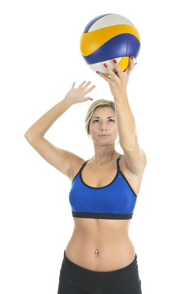 Hermosa jugadora de voleibol mujer en un estudio blanco — Foto de Stock