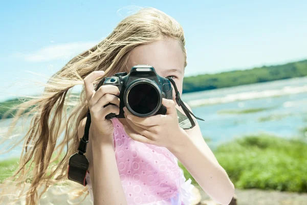 Adorable little girl on beach vacation — Stock Photo, Image