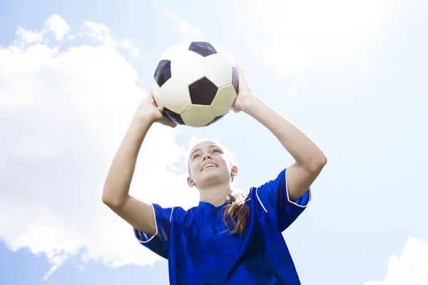 Adolescente calcio giovanile — Foto Stock