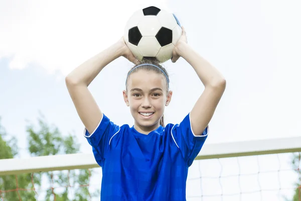 10 代青少年サッカー — ストック写真