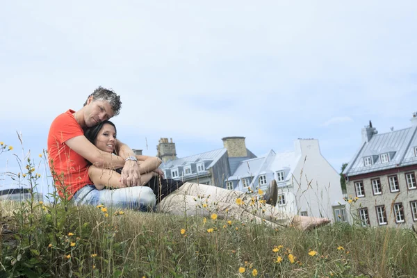 Urban modern young couple — Stockfoto