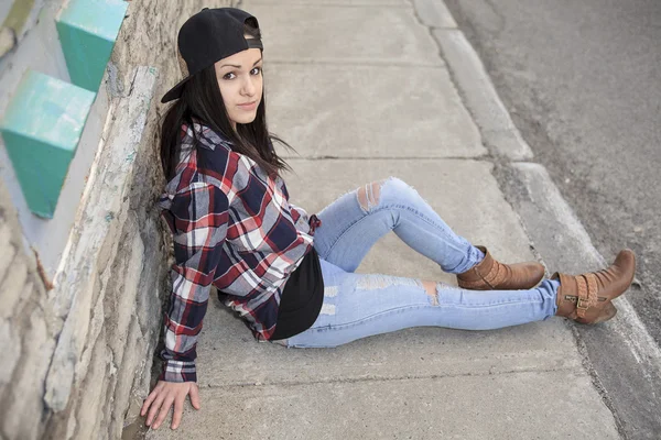 Teen siting on the ground like depress — Stock Photo, Image