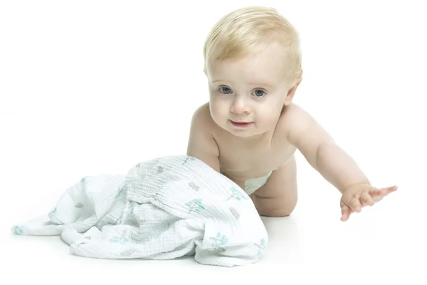 Маленький ребенок изолирован на белом фоне — стоковое фото