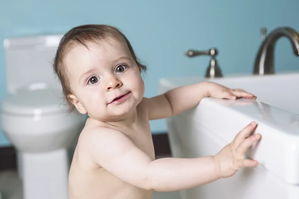 Baby bathing — Stock Photo, Image