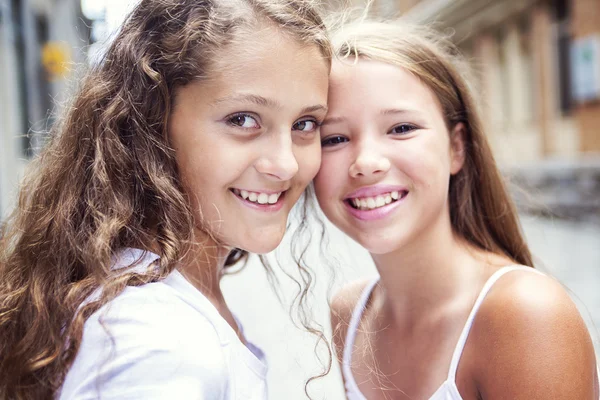 Group of child in urban street — Stock Photo, Image