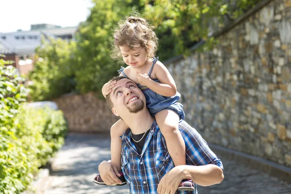 Little Girl with is great father having fun — Stock Photo, Image