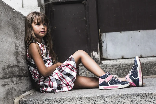 Oito anos de idade menina da escola — Fotografia de Stock