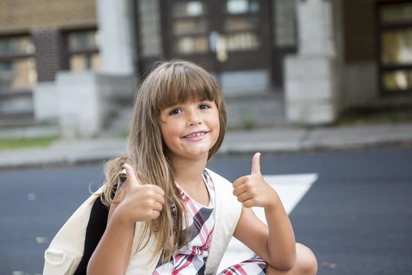 Oito anos de idade menina da escola — Fotografia de Stock