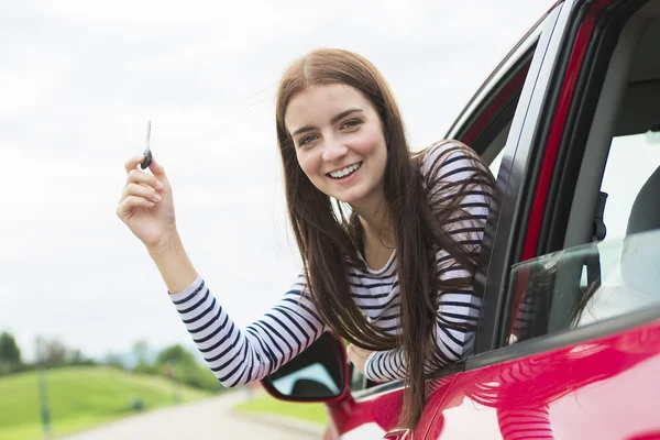 Femme chauffeur à l'extérieur — Photo