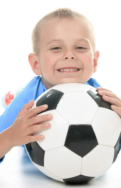 Niño con balón de fútbol — Foto de Stock