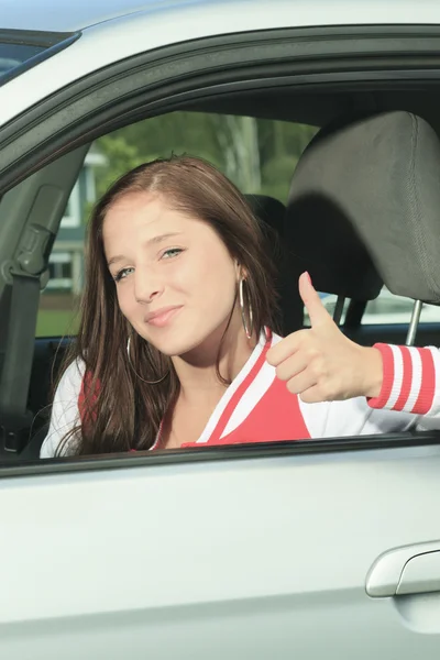 Auto řidiče žena šťastná — Stock fotografie