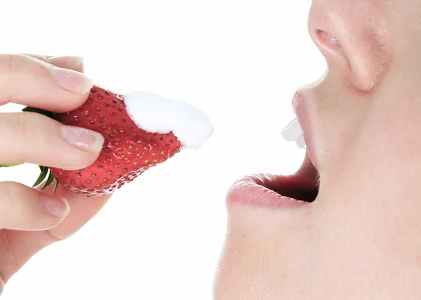 Una mujer hermosa con fondo de fruta — Foto de Stock