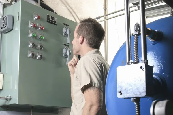 Air Conditioner Repair Man at work — Stock Photo, Image