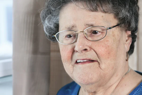 A lonely 90 years old grandmother in is apartment — Stock Photo, Image