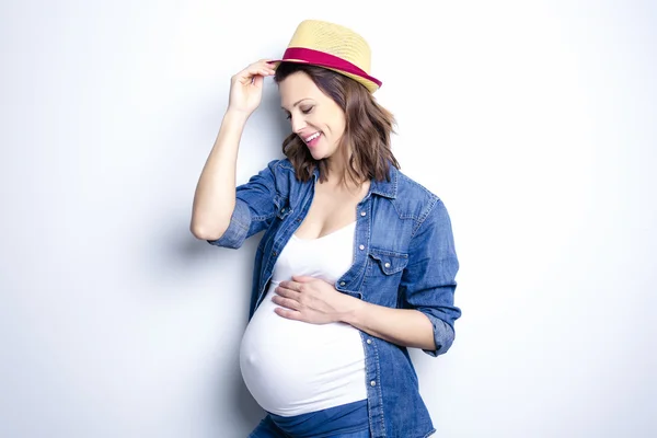 Hermoso Retrato de mujer embarazada joven —  Fotos de Stock