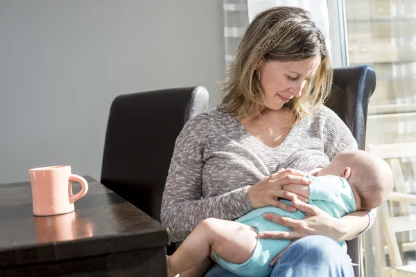 Breast feeding baby. — Stock Photo, Image