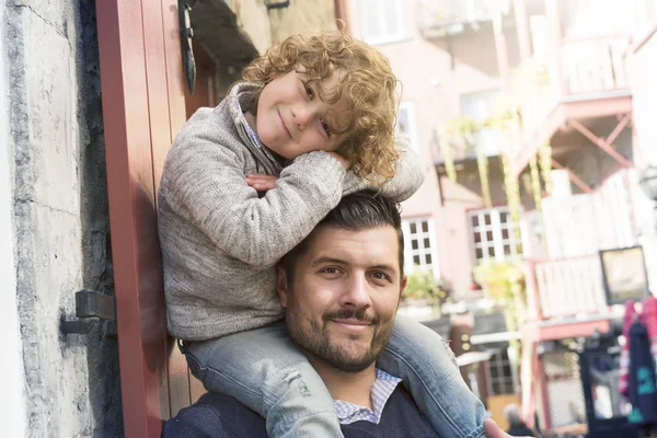 Young dad with her son — Stock Photo, Image