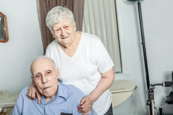 Szczegół portret starszego kilka w domu — Zdjęcie stockowe