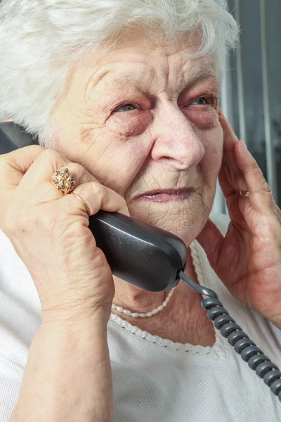 Portrait of an elderly woman — Stock Photo, Image