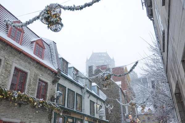 Chateau Frontenac in Quebec stad met street — Stockfoto