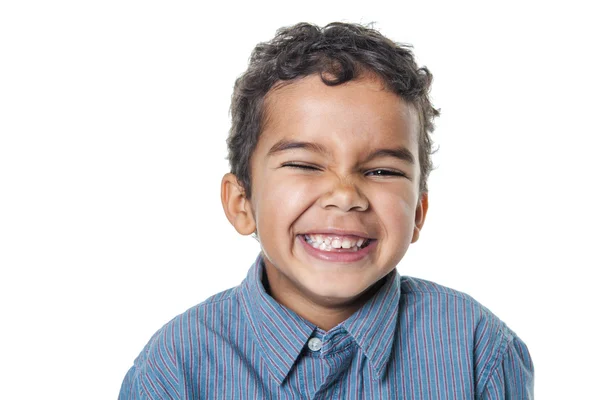 Retrato de un lindo niño afroamericano, aislado en whit —  Fotos de Stock