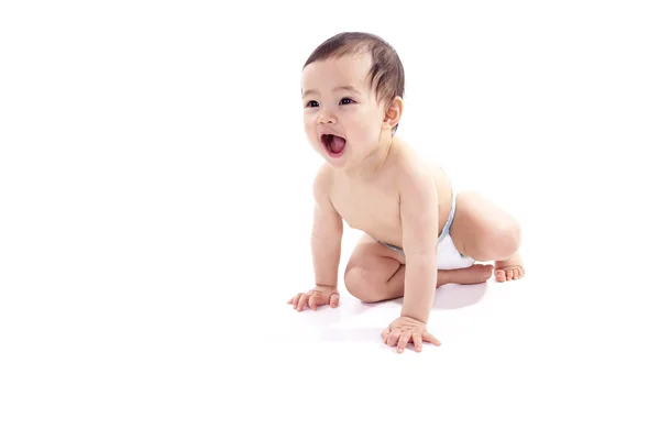 Een Aziatische baby op een studio witte achtergrond — Stockfoto