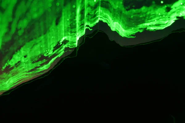 Dağların üzerinde lazer dalgaları