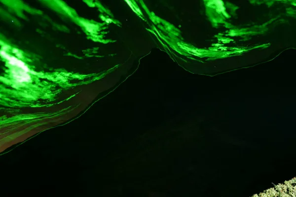 Dağların üstünde görsel sanat