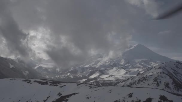 Elbrus 5642 m deniz seviyesinden — Stok video