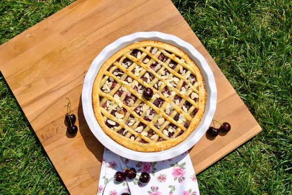 Tarte aux cerises, dessert maison — Photo