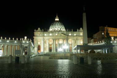 Aziz Peter Bazilikası gece sahnesi, Vatikan şehri, Roma, İtalya